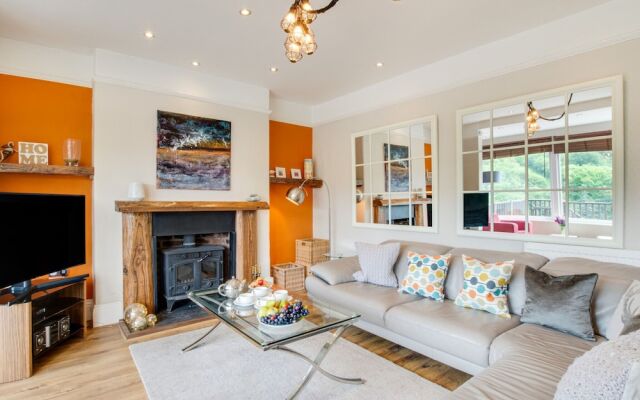 Cozy Holiday Home in Morval With Private Garden