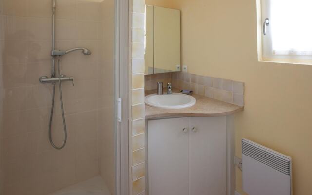 Secluded Holiday Home in Rustrel With Swimming Pool