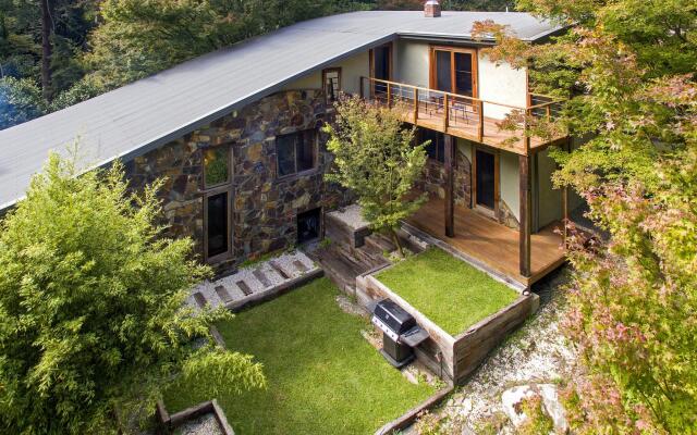 Rocky Creek Art Garden B&B