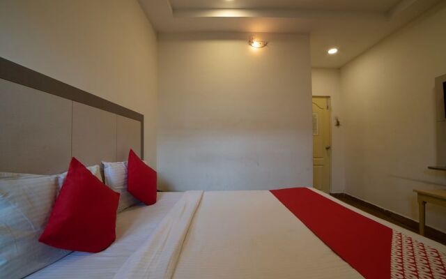 Oyo 45408 Hotel Ambassador