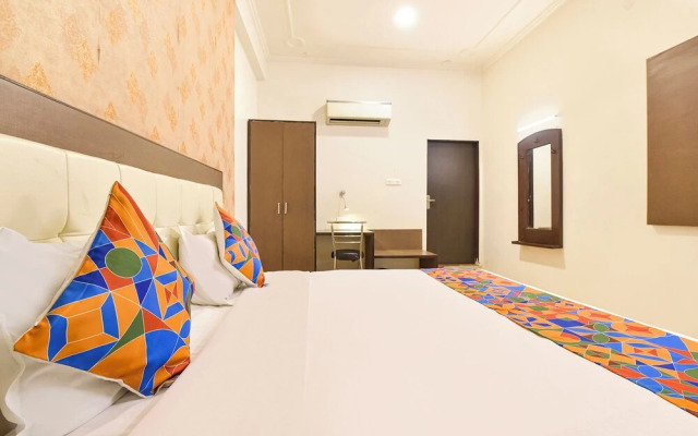 Fabhotel Dream Palace