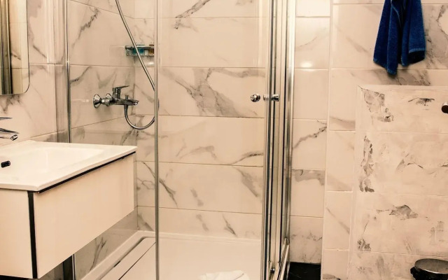 Maroko Bayshore Suites