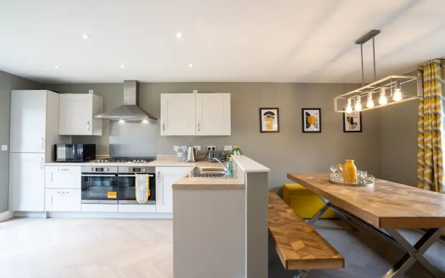 Six Bedroom New-build Detached House In Bicester