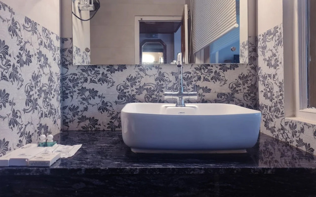 OYO 13836 Hotel Manu Vatika