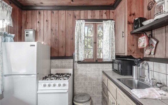 Tiny Two, 2 Bedrooms, Midtown, Sleeps 4