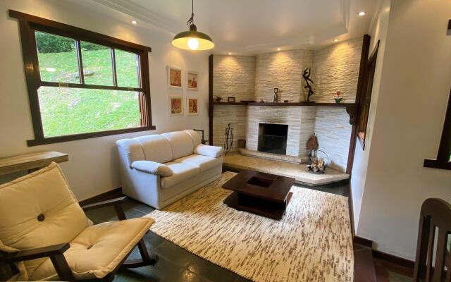 Casa Vargem Alegre, 4 quartos, piscina, gourmet e condomínio completo