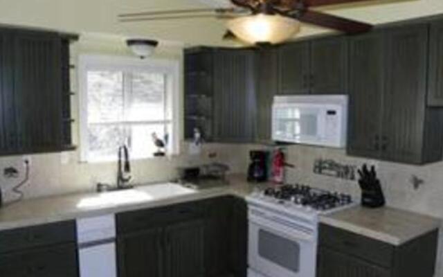 RedAwning Moonridge Mountain Retreat