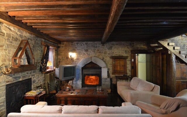 Charming Holiday Home in Halleux with Garden