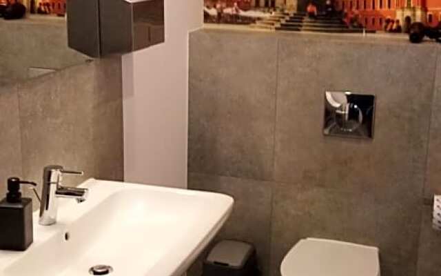 Hostel Sunrise przy Dw. Zachodni