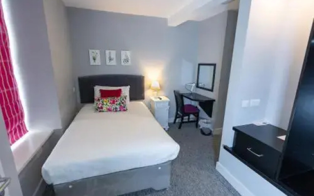 Behan's Horseshoe Bar & Restaurant