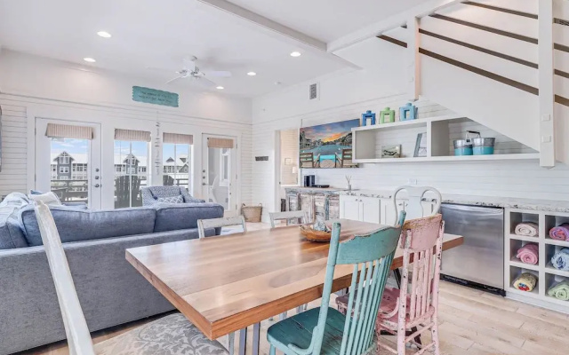 Beach Bungalow TC 2305