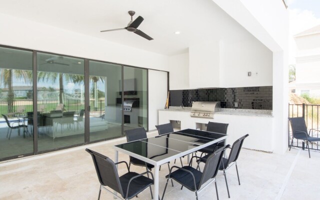 7BR Reunion Pool Home 1543 by OVRH