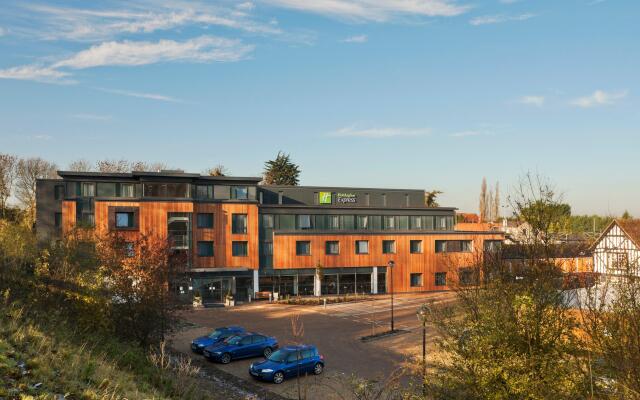 Holiday Inn Express Cambridge-Duxford M11, Jct.10 by IHG