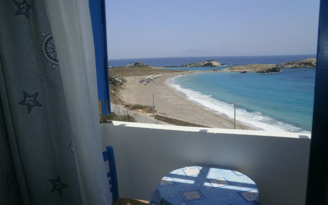 Blue and White Studios & Apartments