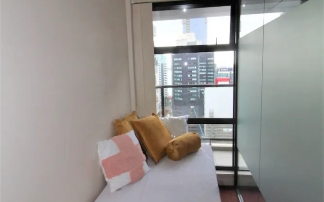 Unbeatable Central Apt next to Queen 22H