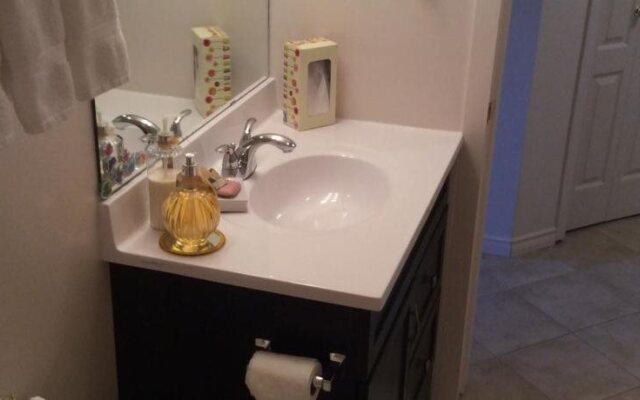 Peachland Lakeview Vacation Suite