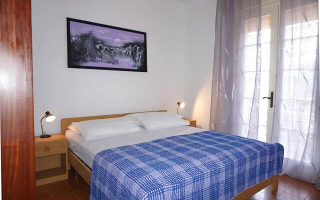 Spacious Villa With Private Garden and Pool