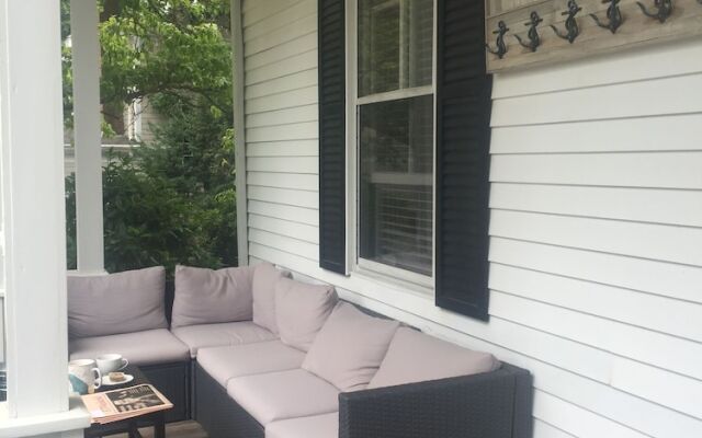 Captain Lawrence Inn