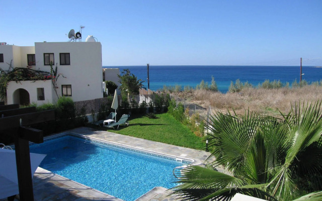 Aura Holiday Villas