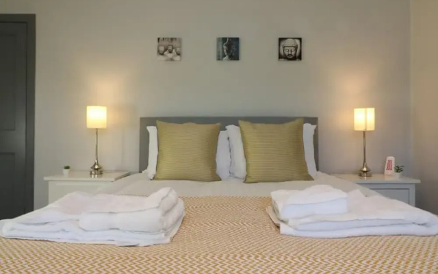 Burnbank House - Hamilton