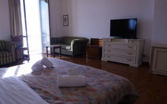 Hotel Elios