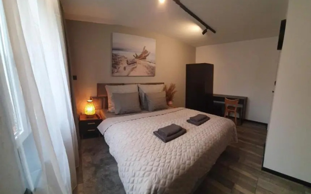 Cicha4 Apartments