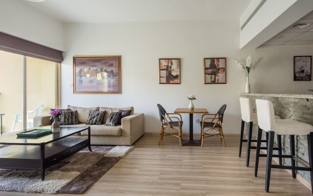 Spacious 1BR in The Greens!