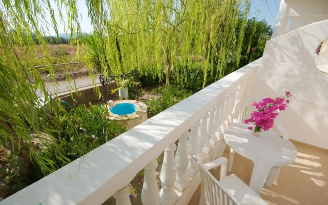 Paul's Garden Studios