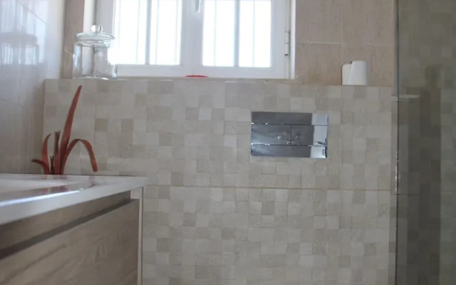 Sesimbra Stylish Villa by Homing