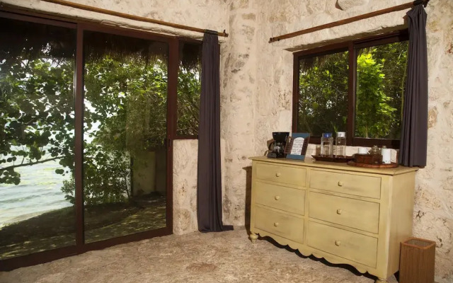 Lagoon Front Suite with Bikes & Kayaks