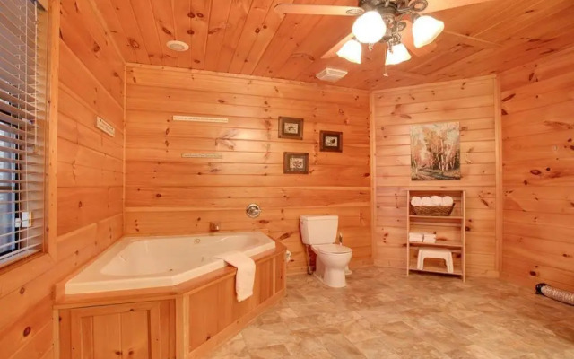 Lucky Cub Cabin