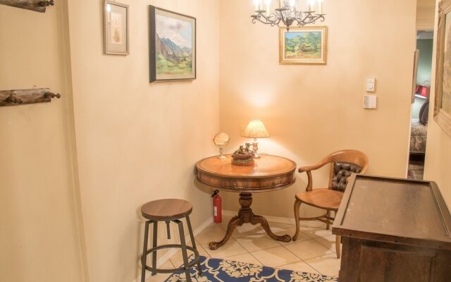 Atelier 1107 - 2 Br Condo