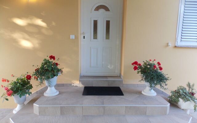 Holiday house Andro - with parking : Bibinje, Zadar riviera