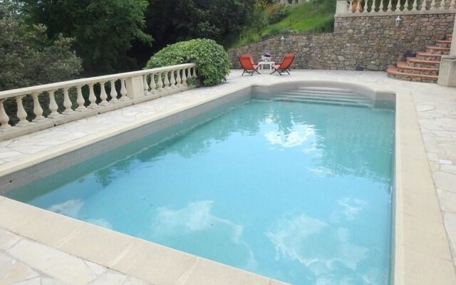 Eaux Vives - Belle Villa De Vacances Dans Un Domaine Privée Du Haut Var