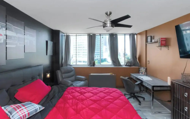 Spacious 3BR DTWN Condo with Pool