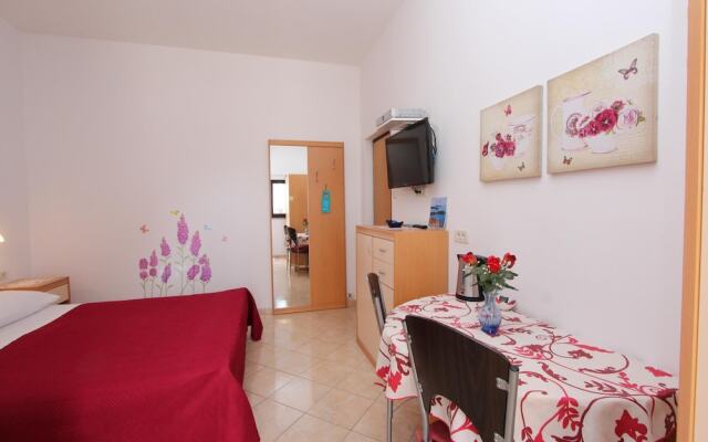 Guests House Lea