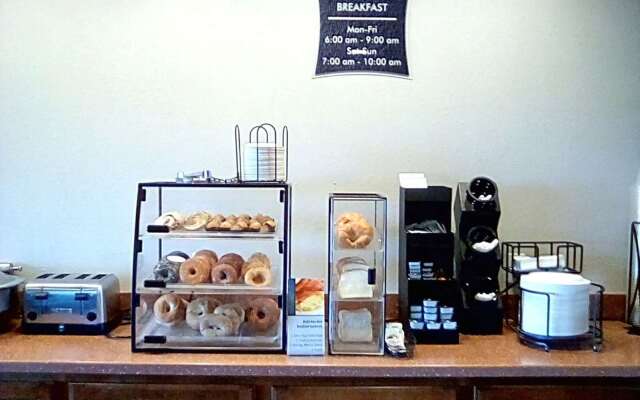 Best Western Plus MidAmerica Hotel