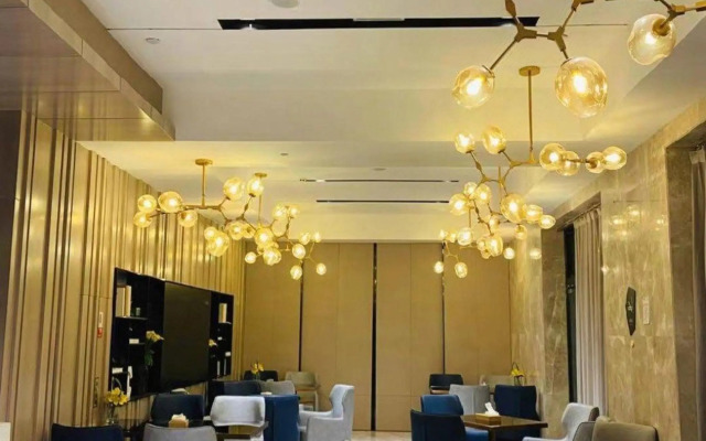 Echarm Hotel (Nanchang Bayi Square Subway Station Wushang MALL)