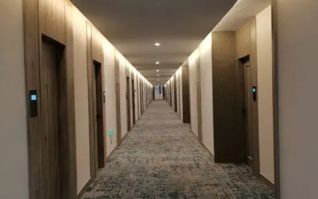 Tianjia Holiday Hotel (Nanjing Tianyin Avenue Metro Station Store)