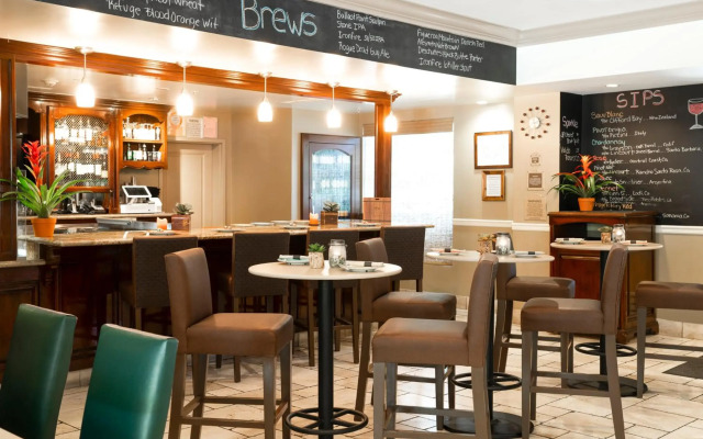 Ayres Hotel & Spa Mission Viejo – Lake Forest