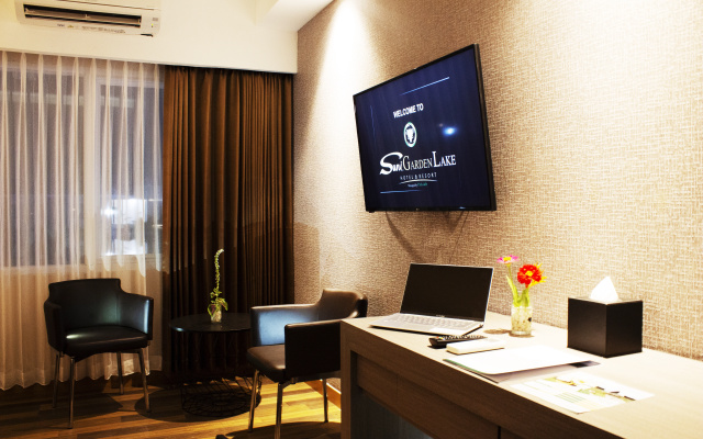 Suni Garden Lake Hotel and Resort Managed by Parkside — 4-star hotel in Sentani