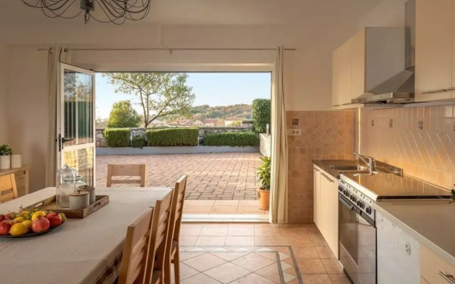 Villa Rosy Comfortable Holiday Residence