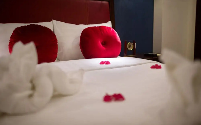 Holiday Gold Hotel