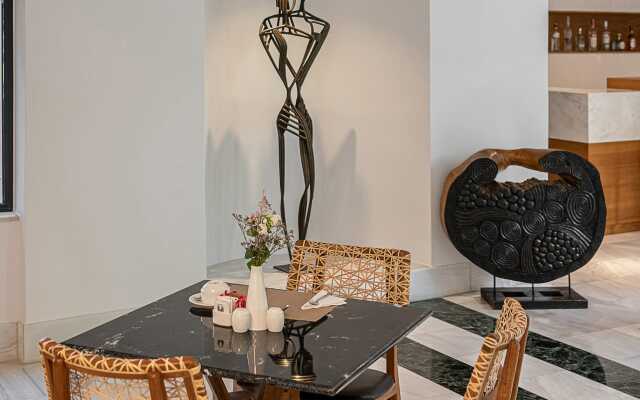 Avra City Boutique Hotel