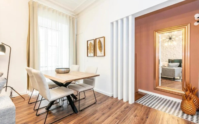 Elegant 2 Bedroom Apartment in Iconic Alfama!