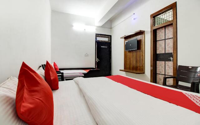 OYO 68974 Hotel Pratap Plaza