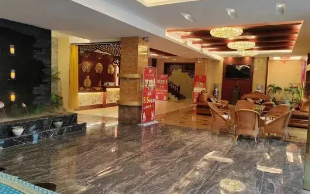 Luoping Golden Valley Taijia SPA Hotel