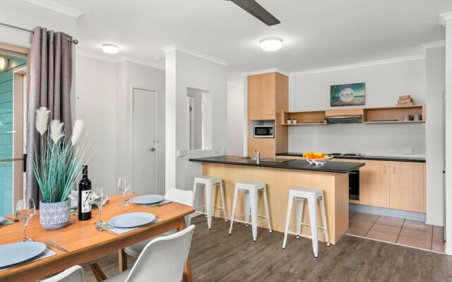 Marlin Cove Resort, Private Apartment
