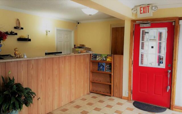 Roadway Inn