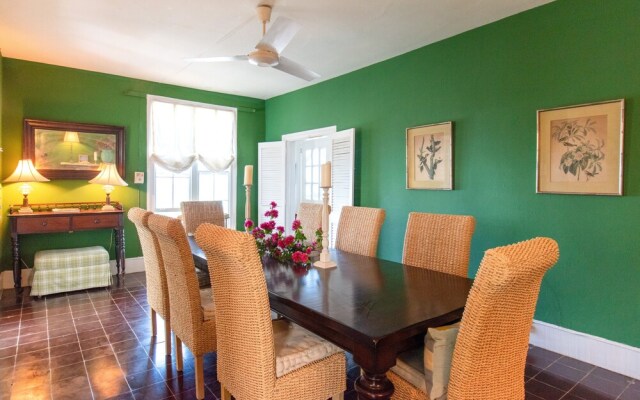 Folly & Guest House 6 Bedroom Home